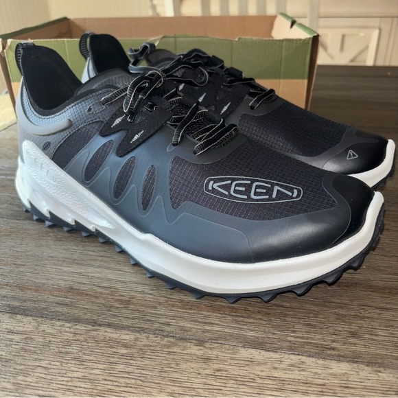 Keen Black and White Trail Sneakers Sz 14 NEW - Picture 7 of 13